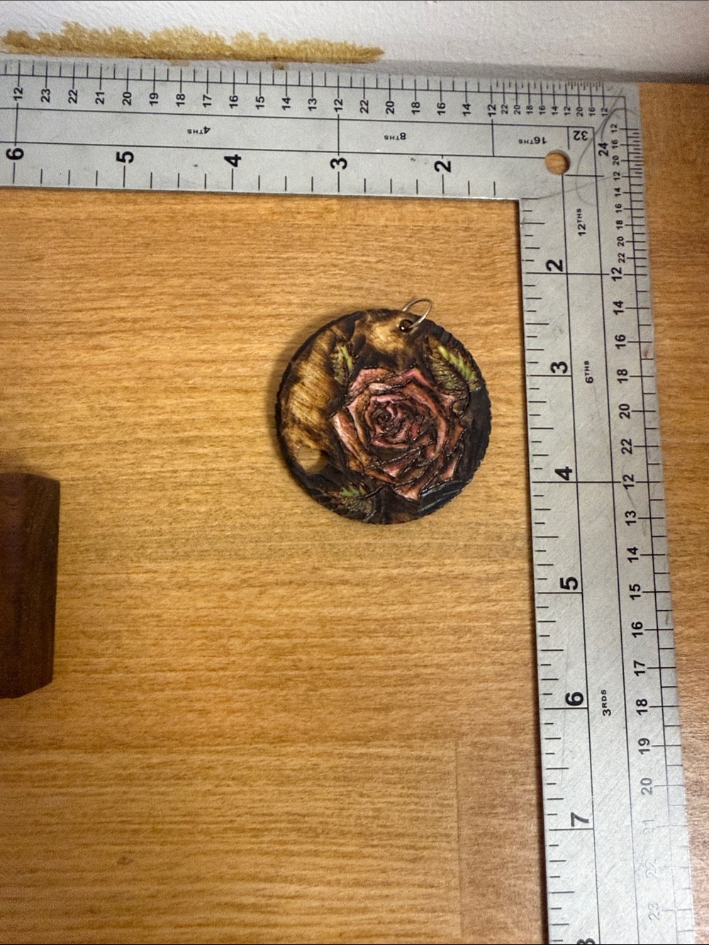 Large wooden circle earrings painted skull rose lightweight statement spooky - Picture 4 of 4
